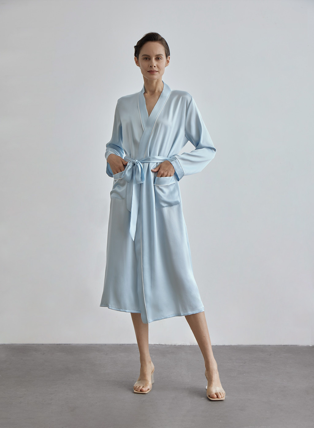 Robes en soie pour femmes