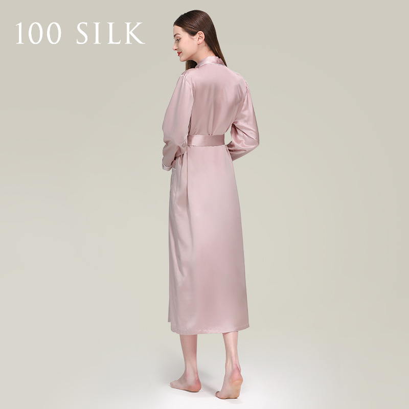 Robes en soie pour femmes